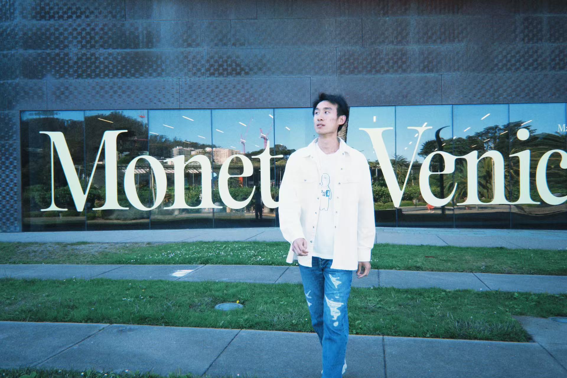 Sheng-An Xu at the Monet exhibition